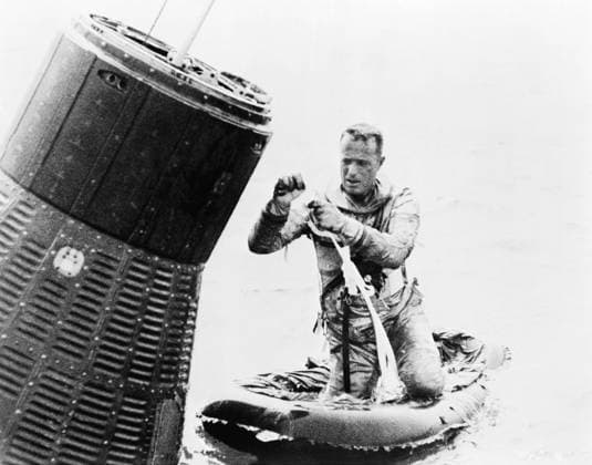 S62-02852 (1962) --- Astronaut M. Scott Carpenter, prime pilot for the Mercury-Atlas 7 (MA-7) mission, goes through a water egress training session. Copyright: xpiemagsx piemagsspace-38086 !ACHTUNG AUFNAHMEDATUM GESCHÄTZT!