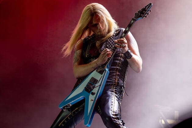 Bilder des Jahres 2022, Entertainment 08 August Entertainment Themen der Woche KW31 Wacken 2022 Donnerstag, offizieller Festivalstart. Das Infield wurde heute zum ersten mal f?r die Fans aus aller Welt ge?ffent. Passend zum Wacken Motto Horror wurden die Besucher vonn zahlreichen Zombies und Horrorgestalten begr??t. Der Sturm zu den B?hnen und zu den Hedlinern war damit freigegeben. Headliner des Tages Judas Priest begeisterten die Fans. Schleswig Holstein Deutschland *** Wacken 2022 Thursday, official festival start The infield was opened today for the first time for fans from all over the world Matching the Wacken motto horror, visitors were greeted by numerous zombies and horror creatures The storm to the stages and to the hedliners was thus released Headliner of the day Judas Priest thrilled the fans Schlesw