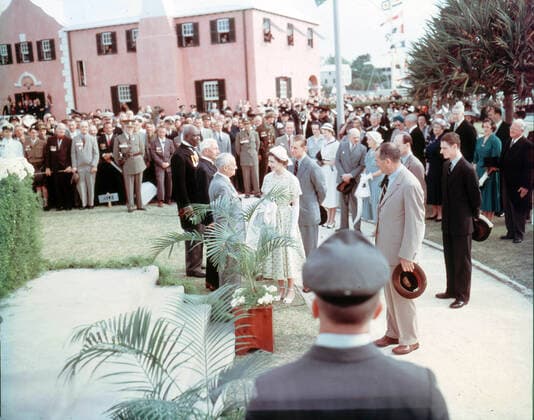 November 23, 1953, St George, Bermuda: QUEEN ELIZABETH II and PRINCE PHILIP during the 1954 Royal Tour of Bermuda. St. George s is a town on St. George s Island, in Bermuda. It s known for being the territory s first English settlement. Colonial buildings on and around central King s Square include the 18th-century town hall. St George United Kingdom - ZUMAk09_ 19531123_zka_k09_008 Copyright: xKeystonexUSAx