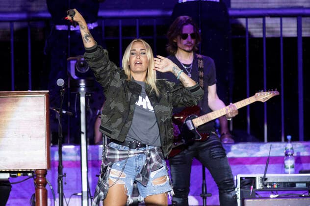 Sarah Connor live at a concert of her Herz Kraft Werke Tour at the Apoldaer Musiksommer 2022 on the Festwiese in the Herressener Promenade Apolda, 05 08 2022 Foto:xM.xKremerx xFuturexImage