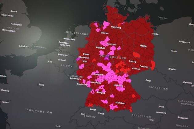RKI dashboard, 7 day incidence is now 398.7 7 day incidence, RKI dashboard on a monitor on 07 08 2022 in Siegen Germany.