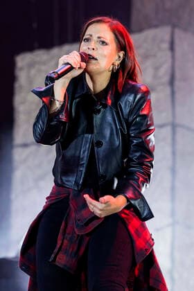 Stefanie Kloß of Silbermond live at the Apoldaer music summer 2022 on the festival meadow in the Herressener Promenade Apolda, 06 08 2022 Foto:xM.xKremerx xFuturexImage