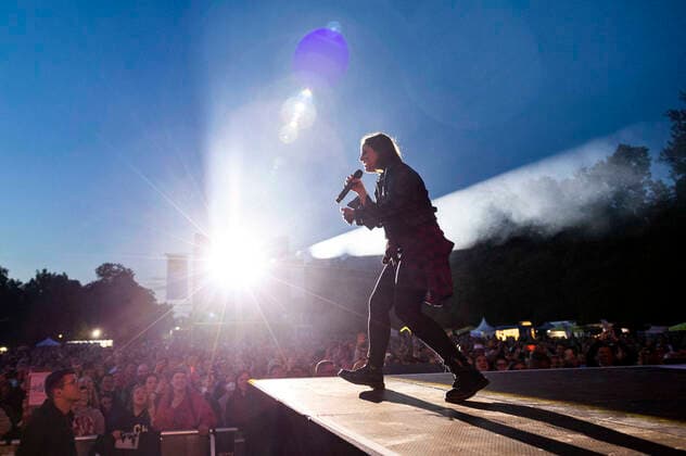 Stefanie Kloß of Silbermond live at the Apoldaer music summer 2022 on the festival meadow in the Herressener Promenade Apolda, 06 08 2022 Foto:xM.xKremerx xFuturexImage