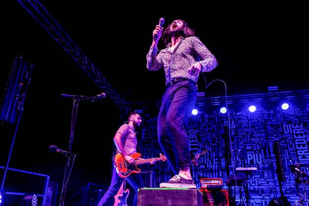 August 6, 2022, Montalto delle Marche, Italy: Aimone Romizi of Alternative Italian rock band Fast Animals and Slow Kids performs in the live concert. Montalto delle Marche Italy - ZUMAs197 20220806_zaa_s197_343 Copyright: xMairoxCinquettix