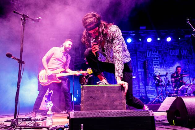 August 6, 2022, Montalto delle Marche, Italy: Aimone Romizi of Alternative Italian rock band Fast Animals and Slow Kids performs in the live concert. Montalto delle Marche Italy - ZUMAs197 20220806_zaa_s197_353 Copyright: xMairoxCinquettix