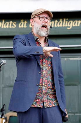 STOCKHOLM 20220807 Kalle Lind moderated the presentation of the Cornelis Prize to Douglas Dogge León during a ceremony at Mosebacketerrassen in Stockholm Stockholm Sweden x10730x  Copyright: xJohanxJeppssonx CORNELISPRISET 2022