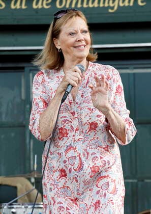 STOCKHOLM 20220807 Lill Lindfors sang as the Cornelis Prize was awarded to Douglas Dogge León during a ceremony at Mosebacketerrassen in Stockholm Stockholm Sweden x10730x  Copyright: xJohanxJeppssonx CORNELISPRISET 2022