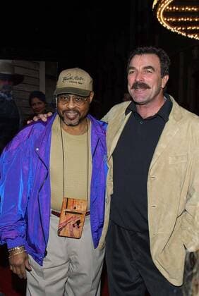 Archivbilder der Woche KW32 Jan. 8, 2003 - Los Angeles, CALIFORNIA, USA - K28114TR TNT S ORIGINAL MOVIE MONTE WALSH.WARNER BROS. STUDIOS (LOT), LOS ANGELES 01 08 2003. TOM RODRIGUEZ 2003.ROGER E MOSLEY AND TOM SELLECK Los Angeles USA  - ZUMAg49_ 20030108_gaf_g113_215 Copyright: xTomxRodriguezx
