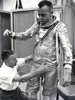 Astronaut Alan Shepard fitted with space suit prior to the first marned suborbital flight. Freedom 7, carrying Astronaut Alan Shepard, boosted by the Mercury-Redstone launch vehicle, lifted off on May 5, 1961. Astronaut Shepard became the first American in space. Copyright: xpiemagsx piemagsspace-159880 !ACHTUNG AUFNAHMEDATUM GESCHÄTZT!