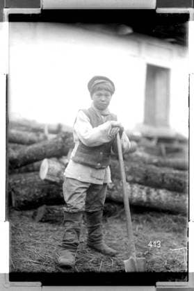 Russian Volhynian boy Near Wladimir Wolinsky, probably in the area around the village of Pawlowicze, Russia, Volhynia; photographer: Kriegsvermessung 4. Copyright: xpiemagsx ausnl080421-1201 !ACHTUNG AUFNAHMEDATUM GESCHÄTZT!
