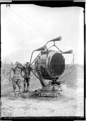 Flood-light with listening equipment for planes Possibly near San Stino, Veneto; photographer: Kriegsvermessung 5. Copyright: xpiemagsx ausnl080421-1301 !ACHTUNG AUFNAHMEDATUM GESCHÄTZT!