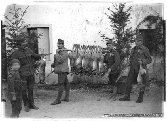 Game caught on the front Probably near Cervignano, Veneto; photographer: Kriegsvermessung 5. Copyright: xpiemagsx ausnl080421-1324 !ACHTUNG AUFNAHMEDATUM GESCHÄTZT!