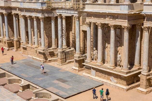 Antique Roman Theatre of Merida, MERIDA, SPAIN - JUNE 9, 2019: Antique Roman Theatre in Merida, Spain. Built by the Romans in end of the 1st century or early 2nd century, MERIDA, SPAIN - JUNE 9, 2019: Antique Roman Theatre in Merida, Spain. Built by the Romans in end of the 1st century or early 2nd century, 05.10.2020, Copyright: xruivalesousax Panthermedia28911150.jpg