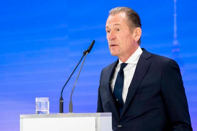 80. Geburtstag von Friede Springer Feierlichkeiten im Axel-Springer-Haus in Berlin Mathias Döpfner, Vorstandsvorsitzender Axel Springer;80. Geburtstag von Friede Springer Feierlichkeiten im Axel-Springer-Haus in Berlin Mathias Döpfner, Vorstandsvorsitzender Axel Springer, Berlin Berlin Deutschland Axel-Springer-Haus *** 80th birthday of Friede Springer Celebrations at Axel Springer Haus in Berlin Mathias Döpfner, Chief Executive Officer Axel Springer 80th birthday of Friede Springer Celebrations at Axel Springer Haus in Berlin Mathias Döpfner, Chief Executive Officer Axel Springer, Berlin Berlin Germany Axel Springer Haus