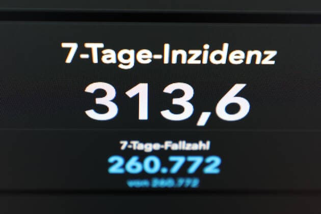 RKI dashboard, 7 day incidence is now 313.6 7 day incidence, RKI dashboard on a monitor on 16 08 2022 in Siegen Germany.
