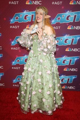 16 August 2022 - Pasadena, California - Freckled Zelda. Red Carpet For America s Got Talent Season 17 Live Show held at Sheraton Pasadena Hotel in Pasadena. Pasadena USA - ZUMAa123 20220816_zaa_a123_016 Copyright: xFSx