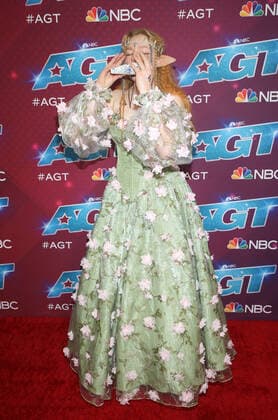 16 August 2022 - Pasadena, California - Freckled Zelda. Red Carpet For America s Got Talent Season 17 Live Show held at Sheraton Pasadena Hotel in Pasadena. Photo Credit: AdMedia 283244 2022-08-16 CA Pasadena Etats-Unis  Copyright: xAdMediax STAR_283244_064