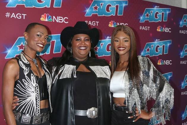 August 16, 2022, Pasadena, CA, USA: LOS ANGELES - AUG 16: Chapel Hart, Trea Swindle, Danica Hart, Devynn Hart at the America s Got Talent Season 17 - Live Show Red Carpet at Pasadena Sheraton Hotel on August 16, 2022 in Pasadena, CA Pasadena USA - ZUMAb170 20220816_zap_b170_024 Copyright: xKayxBlakex