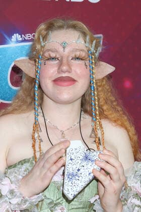 August 16, 2022, Pasadena, CA, USA: LOS ANGELES - AUG 16: Freckled Zelda at the America s Got Talent Season 17 - Live Show Red Carpet at Pasadena Sheraton Hotel on August 16, 2022 in Pasadena, CA Pasadena USA - ZUMAb170 20220816_zap_b170_039 Copyright: xKayxBlakex