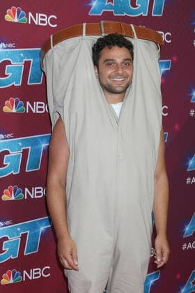 August 16, 2022, Pasadena, CA, USA: LOS ANGELES - AUG 16: Mr Pants, aka Ryan Dee at the America s Got Talent Season 17 - Live Show Red Carpet at Pasadena Sheraton Hotel on August 16, 2022 in Pasadena, CA Pasadena USA - ZUMAnc22 20220816_zaa_nc22_032 Copyright: xKathyxHutchinsx