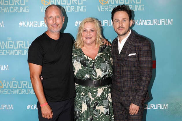 Bilder des Jahres 2022, Entertainment 08 August Entertainment Themen der Woche KW33 Entertainment Bilder des Tages Benno Fürmann, Petra Kleinert und Dimitrij Schaad bei der Film Premiere von - Die Känguru-Verschwörung - am 17.08.2022 in Berlin Die Kaenguru-Verschwoerung Filmpremiere in Berlin *** Benno Fürmann, Petra Kleinert and Dimitrij Schaad at the film premiere of The Kangaroo Conspiracy on 17 08 2022 in Berlin The Kangaroo Conspiracy film premiere in Berlin 