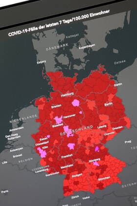 RKI dashboard, 7 day incidence is now 314.2 7 day incidence, RKI dashboard on a monitor on 18 08 2022 in Siegen Germany.