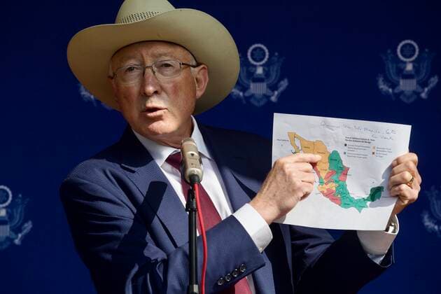 News Bilder des Tages August 18, 2022, Mexico City, Mexico City, Mexico: August 18, 2022, Mexico City, Mexico: The United States Ambassador to Mexico, Ken Salazar, speaks during a news conference at US Embassy. on August 18, 2022 in Mexico City, Mexico. Mexico City Mexico - ZUMAe321 20220818_zia_e321_021 Copyright: xJulianxLopezx xEyepixxGroupx