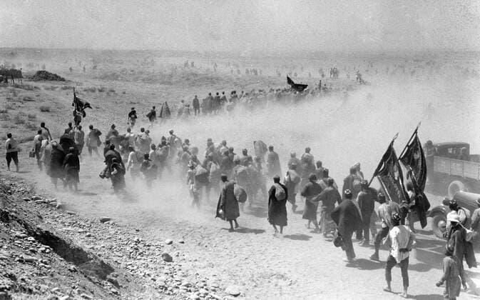 UZBEKISTAN BUILDERS FERGHANA CANAL 26085 20.08.1939 Uzbekistan residents going to the construction of the Great Ferghana Canal. Alpert Sputnik Uzbekistan  Copyright: xAlpertx