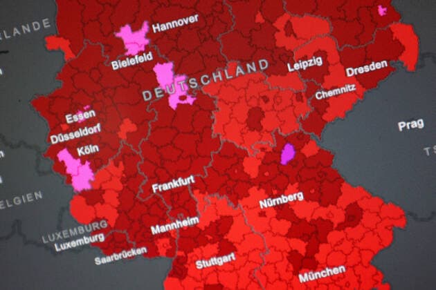 RKI dashboard, 7 day incidence is now 302.9 7 day incidence, RKI dashboard on a monitor on 20 08 2022 in Siegen Germany.