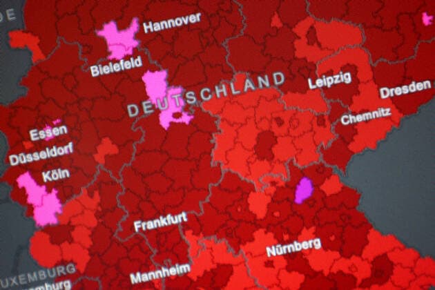 RKI dashboard, 7 day incidence is now 302.9 7 day incidence, RKI dashboard on a monitor on 20 08 2022 in Siegen Germany.