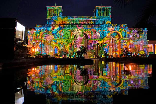 Bilder des Jahres 2022, Entertainment 08 August Entertainment Themen der Woche KW33 Entertainment Bilder des Tages Videoprojektion bei der Potsdamer Schlössernacht 2022 im Schlosspark Sanssouci. Potsdam, 19.08.2022 *** Video projection at the Potsdam Palace Night 2022 in the Sanssouci Palace Park Potsdam, 19 08 2022 Foto:xT.xBartillax xFuturexImage