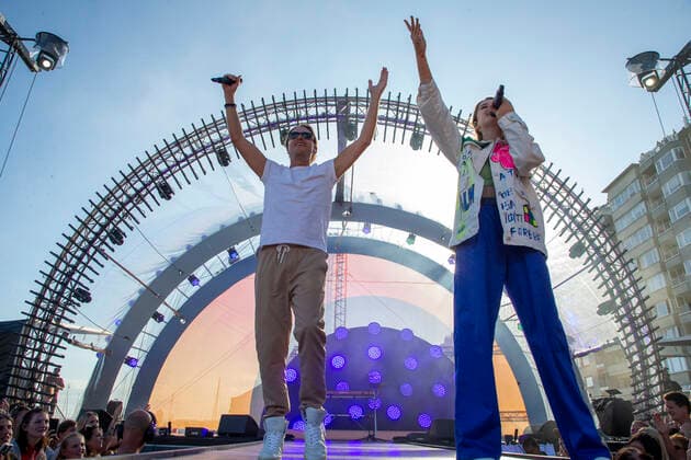 Regi Penxten and Singer Lotte pictured during the Zomerhit music event of Radio 2, the popular radio channel of Flemish public broadcaster VRT, Saturday 20 August 2022 in Brussels.  DIRKxWAEM 40027198