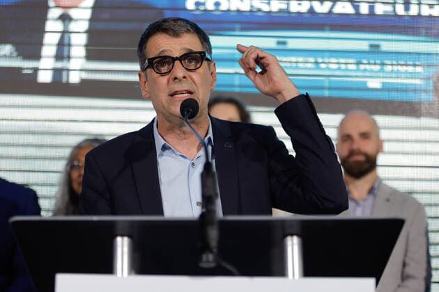 August 21, 2022, Quebec City, PQ, Canada: Conservative Party of Quebec Leader Eric Duhaime gestures as he speaks during a political rally in Quebec City on Sunday August 21, 2022. Quebec City Canada  - ZUMAc35_ 20220821_zaf_c35_013 Copyright: xFrancisxVachonx