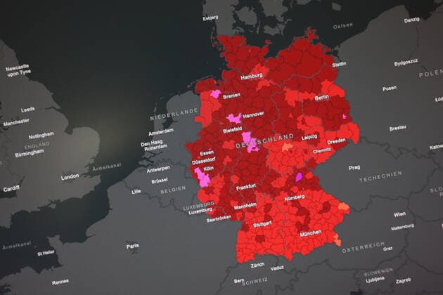 RKI dashboard, 7 day incidence is now 282.2 7 day incidence, RKI dashboard on a monitor on 22 08 2022 in Siegen Germany.