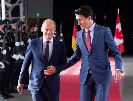 August 22, 2022, Montreal, PQ, Canada: Prime Minister Justin Trudeau greets German Chancellor Olaf Scholz in Montreal on Monday, August 22, 2022. Montreal Canada  - ZUMAc35_ 20220822_zaf_c35_009 Copyright: xPaulxChiassonx