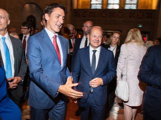 August 22, 2022, Toronto, ON, Canada: Prime Minister Justin Trudeau and German Chancellor Olaf Scholz attend a dinner at the Royal Ontario Museum in Toronto on Monday, August 22, 2022. Toronto Canada  - ZUMAc35_ 20220822_zaf_c35_081 Copyright: xGeorgexPimentelx