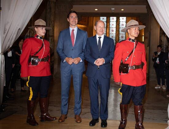 August 22, 2022, Toronto, ON, Canada: Prime Minister Justin Trudeau and German Chancellor Olaf Scholz attend a dinner at the Royal Ontario Museum in Toronto on Monday, August 22, 2022. Toronto Canada  - ZUMAc35_ 20220822_zaf_c35_093 Copyright: xGeorgexPimentelx