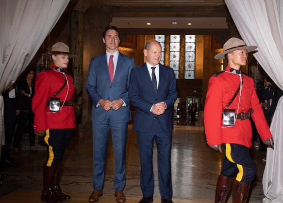 August 22, 2022, Toronto, ON, Canada: Prime Minister Justin Trudeau and German Chancellor Olaf Scholz attend a dinner at the Royal Ontario Museum in Toronto on Monday, August 22, 2022. Toronto Canada  - ZUMAc35_ 20220822_zaf_c35_094 Copyright: xGeorgexPimentelx