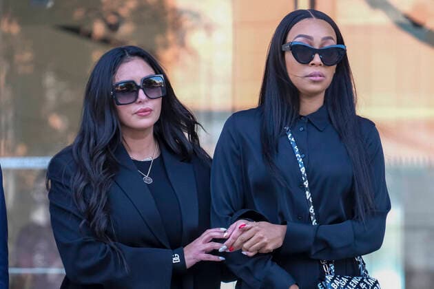 Bilder des Jahres 2022, Entertainment 08 August Entertainment Themen der Woche KW34 Entertainment Bilder des Tages August 23, 2022, Los Angeles, California, USA: Vanessa Bryant, left, and soccer player Sydney Leroux leave the Federal Court after witness testimony has concluded in the trial of Bryant s federal negligence lawsuit against the county over photos taken by first responders at the scene of the helicopter crash that killed her husband Kobe, her daughter and seven other people, on Tuesday, Aug. 23, 2022 in Los Angeles. Los Angeles USA - ZUMAc68_ 20220823_zaf_c68_011 Copyright: xRingoxChiux