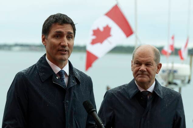 August 23, 2022, Stephenville, NFLD, Canada: German Chancellor Olaf Scholz looks on as Canadian Prime Minister Justin Trudeau responds to a question during joint media availability on Tuesday, August 23, 2022 in Stephenville, Newfoundland and Labrador. Stephenville Canada  - ZUMAc35_ 20220823_zaf_c35_059 Copyright: xAdrianxWyldx