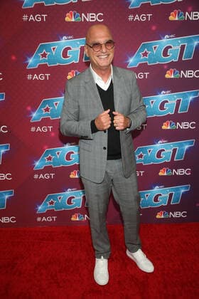 PASADENA, CA - AUGUST 23: Howie Mandel at AmericaÕs Got Talent Season 17 Live Show red carpet at the Sheraton Pasadena Hotel on August 23, 2022 in Pasadena, California. Copyright: xFayexSadoux