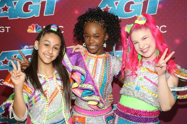 23 August 2022 - Pasadena, California - XOMGPOP. Red Carpet For America s Got Talent Season 17 Live Show held at Sheraton Pasadena Hotel in Pasadena. Photo Credit: AdMedia 283382 2022-08-23 CA Pasadena Etats-Unis  Copyright: xAdMediax STAR_283382_005