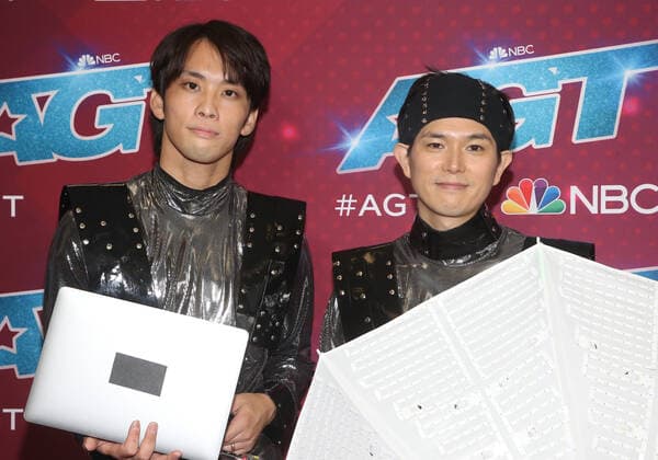 23 August 2022 - Pasadena, California - MPLUSPLUS. Red Carpet For America s Got Talent Season 17 Live Show held at Sheraton Pasadena Hotel in Pasadena. Photo Credit: AdMedia 283382 2022-08-23 CA Pasadena Etats-Unis  Copyright: xAdMediax STAR_283382_034
