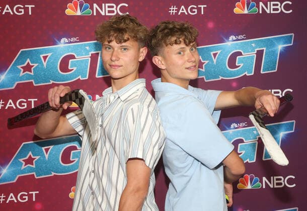 America s Got Talent season 17 live show red carpet event at Sheraton Pasadena Hotel Featuring: Connor Cline, Carson Cline Where: Pasadena, California, United States When: 23 Aug 2022 Credit: Faye s Vision Cover Images Copyright: xx 51907133 EDITORIAL USE ONLY. NOT FOR USE BY NEWSPAPERS BASED IN THE UK.