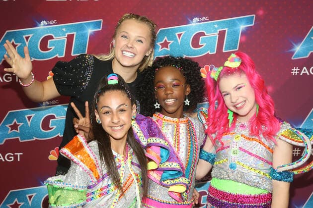 America s Got Talent season 17 live show red carpet event at Sheraton Pasadena Hotel Featuring: JoJo Siwa, XOMGPOP Where: Pasadena, California, United States When: 23 Aug 2022 Credit: Faye s Vision Cover Images Copyright: xx 51907072 EDITORIAL USE ONLY. NOT FOR USE BY NEWSPAPERS BASED IN THE UK.