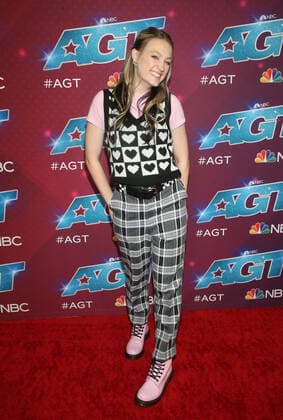 America s Got Talent season 17 live show red carpet event at Sheraton Pasadena Hotel Featuring: Mia Morris Where: Pasadena, California, United States When: 23 Aug 2022 Credit: Faye s Vision Cover Images Copyright: xx 51907045 EDITORIAL USE ONLY. NOT FOR USE BY NEWSPAPERS BASED IN THE UK.