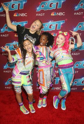 America s Got Talent season 17 live show red carpet event at Sheraton Pasadena Hotel Featuring: JoJo Siwa, XOMGPOP Where: Pasadena, California, United States When: 23 Aug 2022 Credit: Faye s Vision Cover Images Copyright: xx 51907070 EDITORIAL USE ONLY. NOT FOR USE BY NEWSPAPERS BASED IN THE UK.