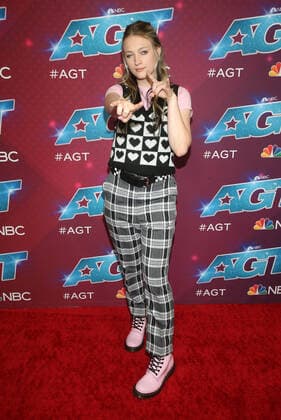 America s Got Talent season 17 live show red carpet event at Sheraton Pasadena Hotel Featuring: Mia Morris Where: Pasadena, California, United States When: 23 Aug 2022 Credit: Faye s Vision Cover Images Copyright: xx 51907044 EDITORIAL USE ONLY. NOT FOR USE BY NEWSPAPERS BASED IN THE UK.