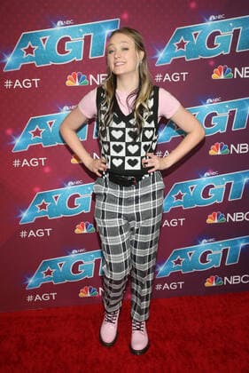 America s Got Talent season 17 live show red carpet event at Sheraton Pasadena Hotel Featuring: Mia Morris Where: Pasadena, California, United States When: 23 Aug 2022 Credit: Faye s Vision Cover Images Copyright: xx 51907042 EDITORIAL USE ONLY. NOT FOR USE BY NEWSPAPERS BASED IN THE UK.
