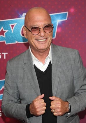 23 August 2022 - Pasadena, California - Howie Mandel. Red Carpet For America s Got Talent Season 17 Live Show held at Sheraton Pasadena Hotel in Pasadena. Photo Credit: AdMedia 283382 2022-08-23 CA Pasadena Etats-Unis  Copyright: xAdMediax STAR_283382_090